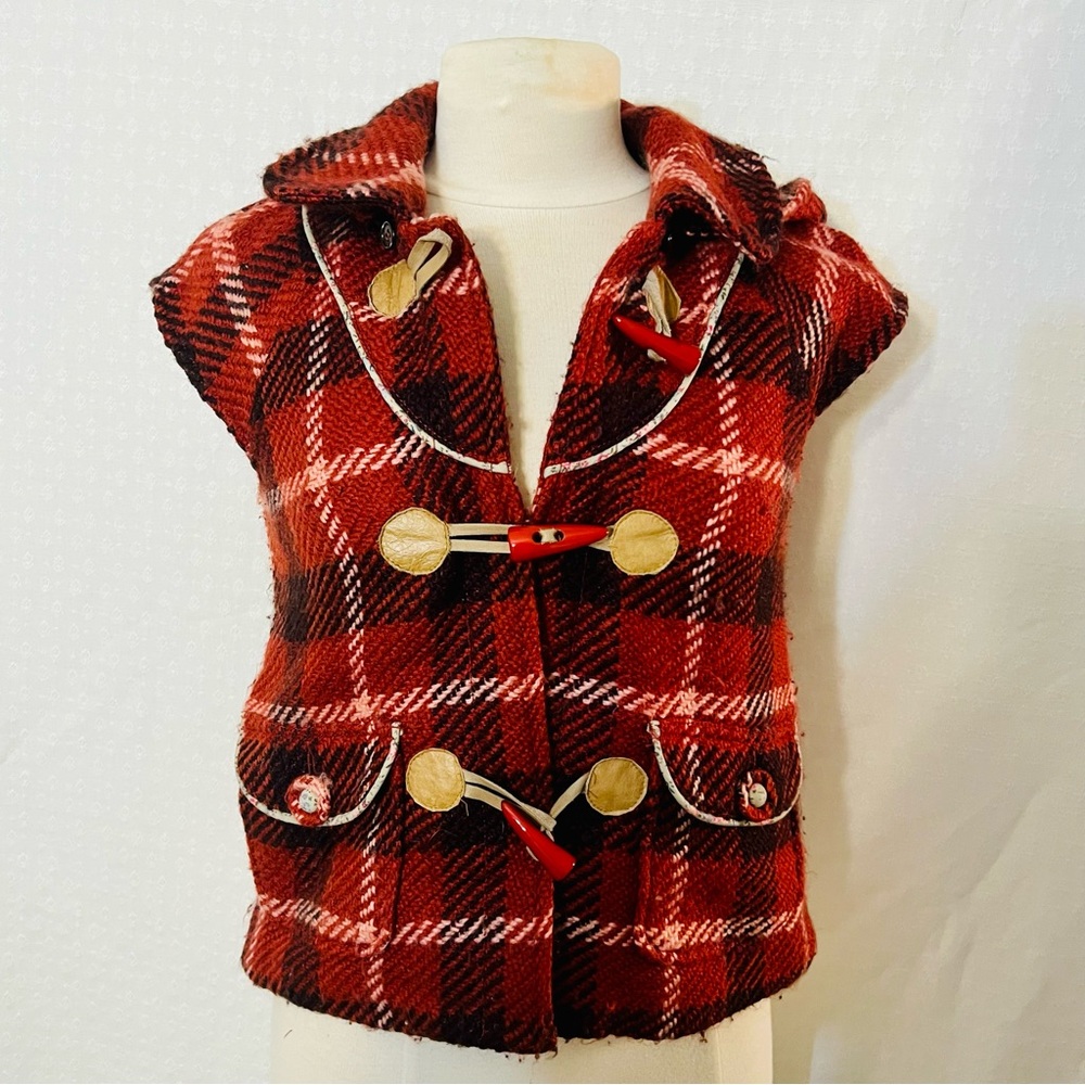Adorable plaid vest with toggles
